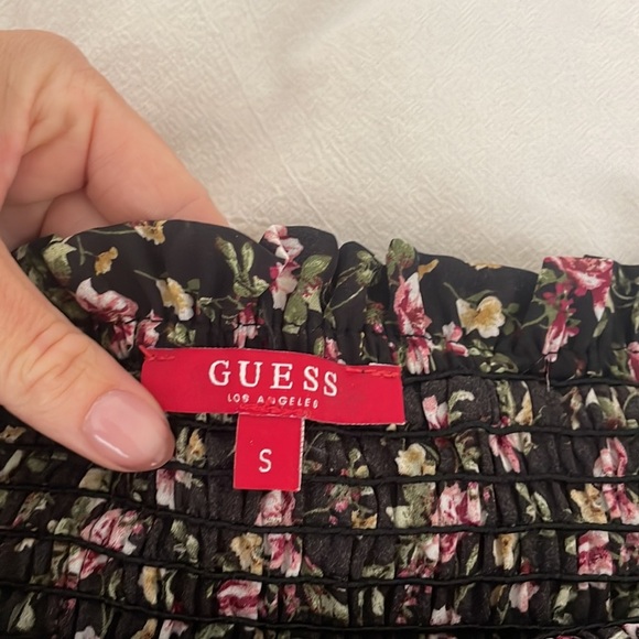 GUESS off the shoulder floral top. SMALL. - Picture 2 of 2